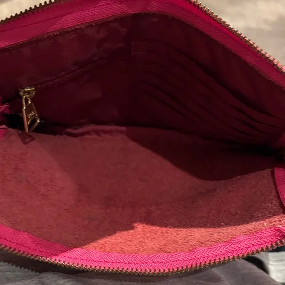 GAP Fuchsia Leather Pouch Wallet Wristlet - Picture 7 of 10